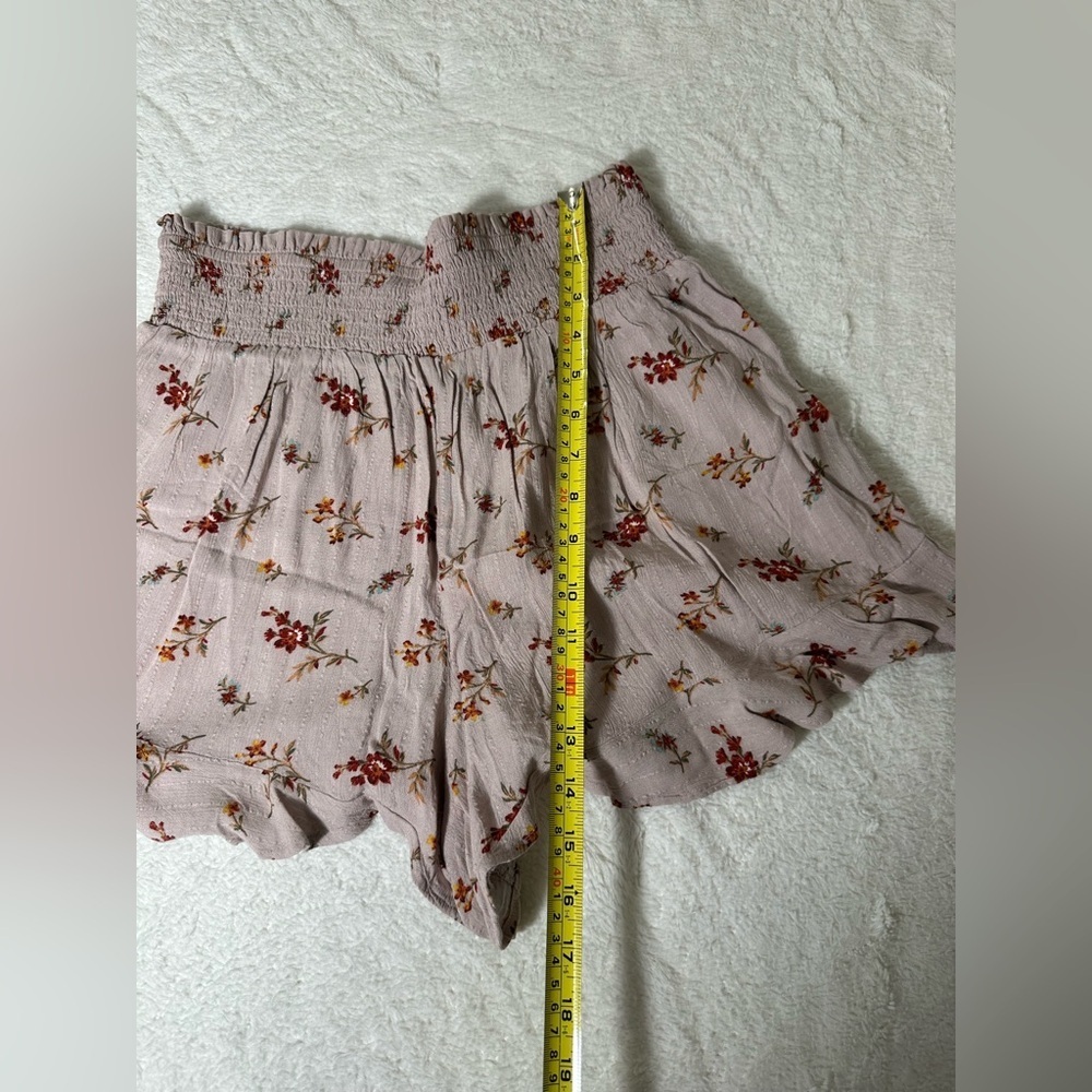 American Eagle floral high-waisted shorts Size Medium - Picture 5 of 5